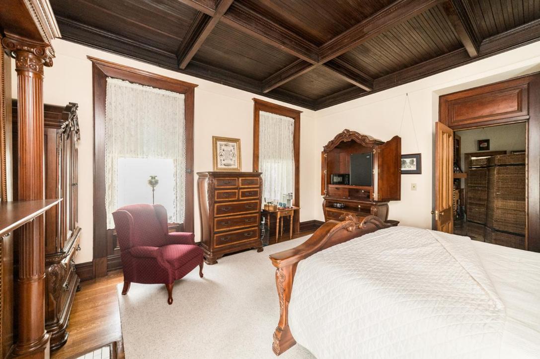 One Of These Nights - King Sized Bed - Sleeps 2 Hotel Lynchburg Buitenkant foto