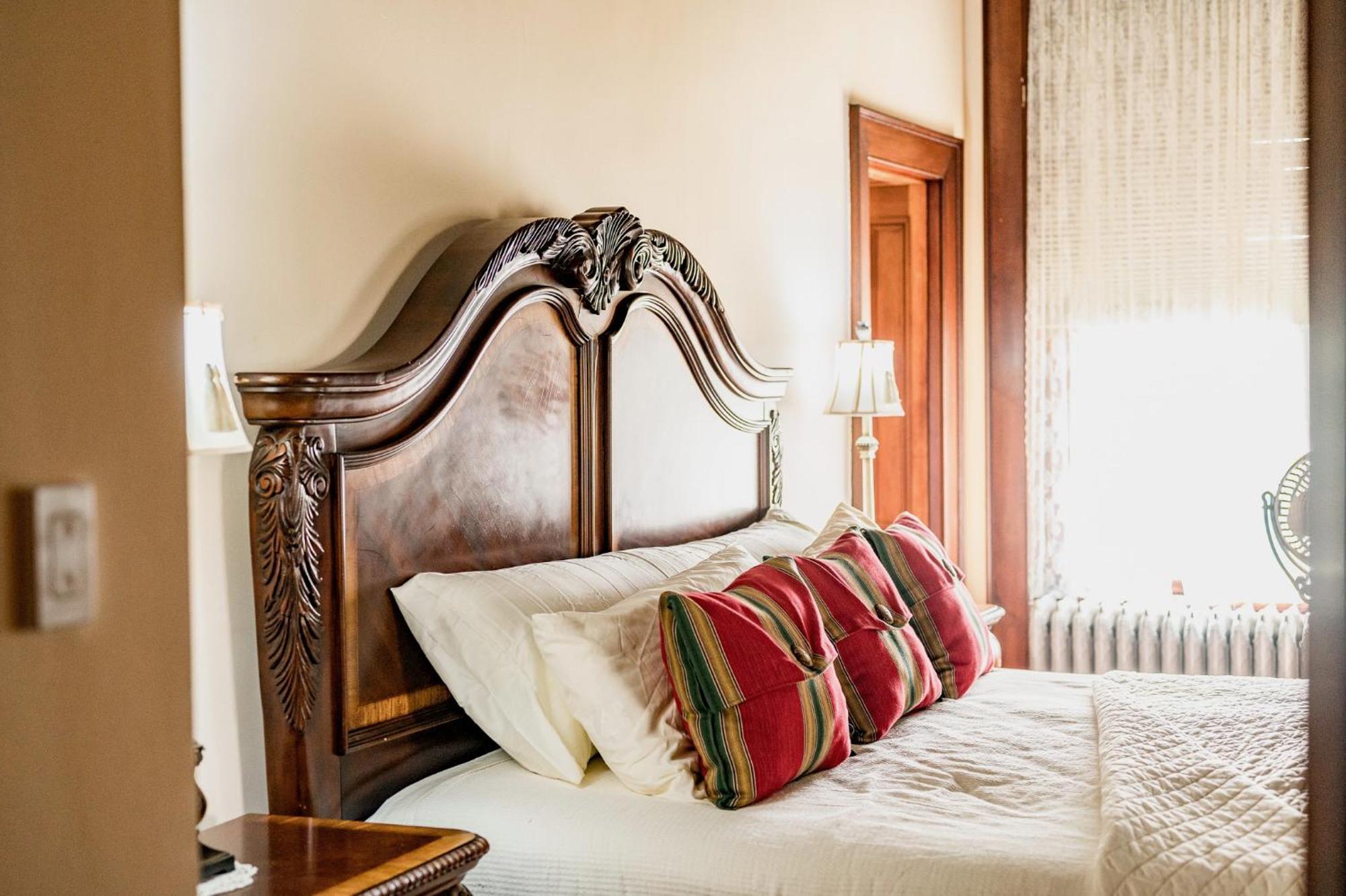 One Of These Nights - King Sized Bed - Sleeps 2 Hotel Lynchburg Buitenkant foto