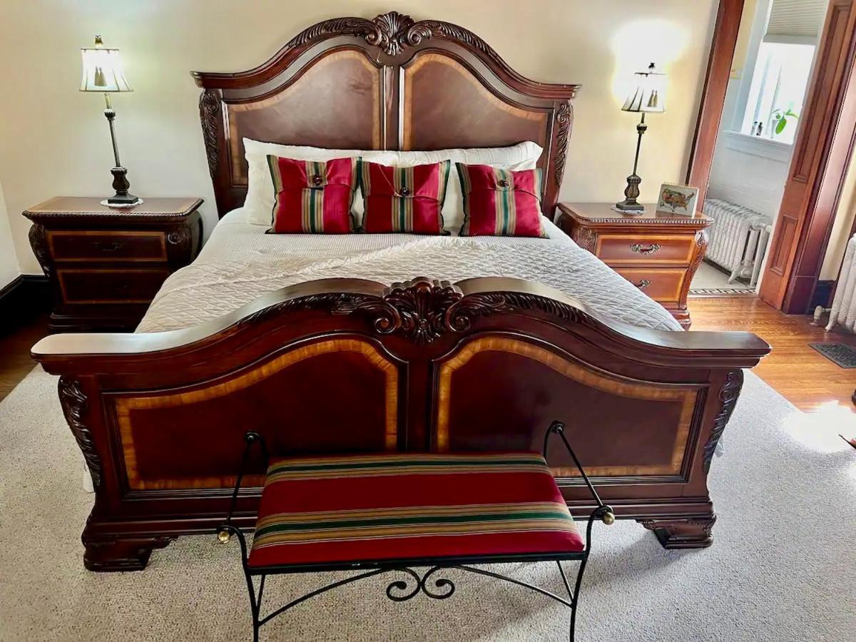 One Of These Nights - King Sized Bed - Sleeps 2 Hotel Lynchburg Buitenkant foto